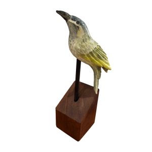 Lewins Honeyeater sculpture by Lisa Hölzl, currently exhibited at Winmark Wines